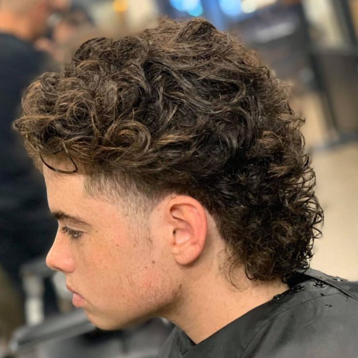 12 Trendsetting Curly Mullet Haircut Ideas for 2024 - Stylorize